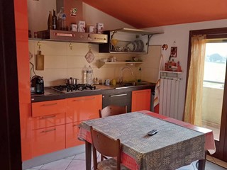 Villetta a schiera in Vendita a Pesaro, 280'000&euro;, 180 m²