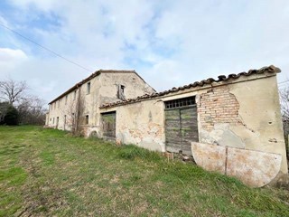 Rustico in Vendita a Fano, 160'000&euro;, 260 m²