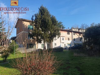 Casa Indipendente in Vendita a Gradisca d'Isonzo, 160'000€, 504 m²