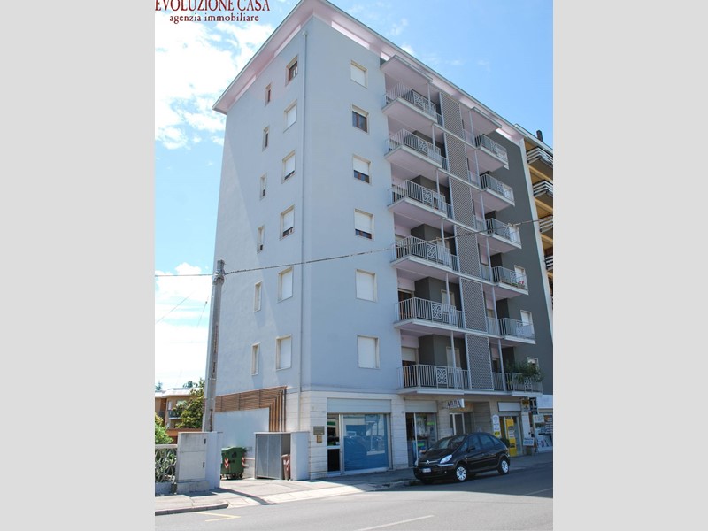 Immobile commerciale in Vendita a Gradisca d'Isonzo, 48'000€, 40 m²