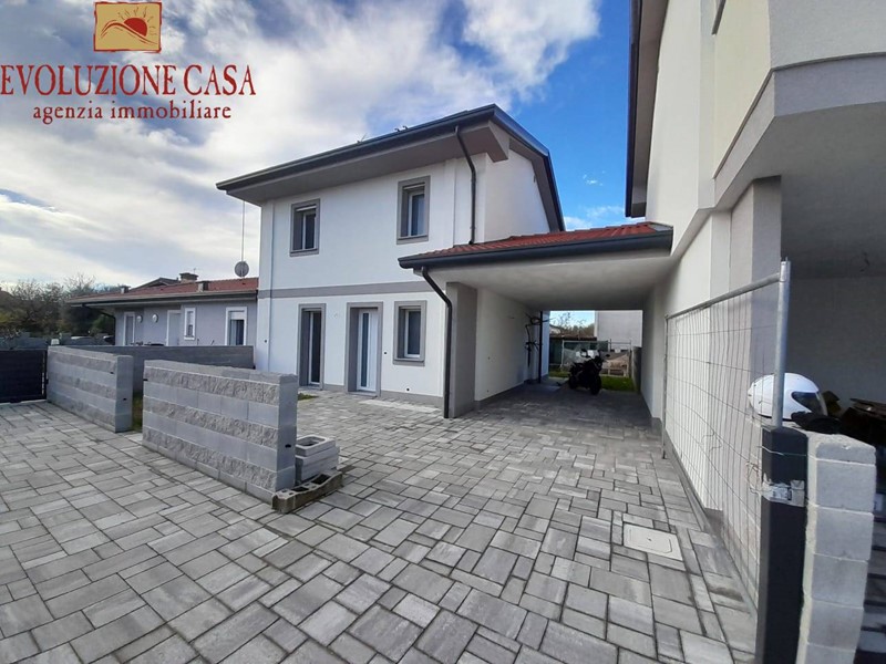 Casa Indipendente in Vendita a Staranzano, 348'000€, 132 m²
