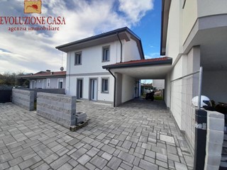 Casa Indipendente in Vendita a Staranzano, 348'000€, 132 m²