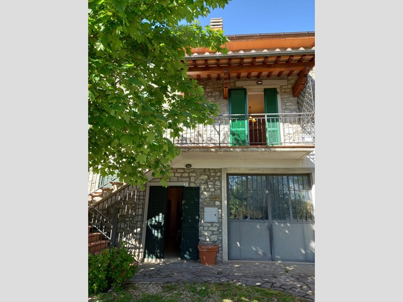 Casa Semi Indipendente in Vendita a Chiusi della Verna, 180'000€, 140 m²