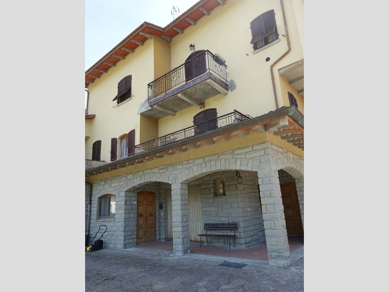 Appartamento in Vendita a Ortignano Raggiolo, 85'000€, 220 m²