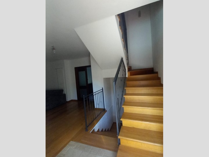 Casa Semi Indipendente in Vendita a Castel San Niccolò, 280'000€, 110 m²