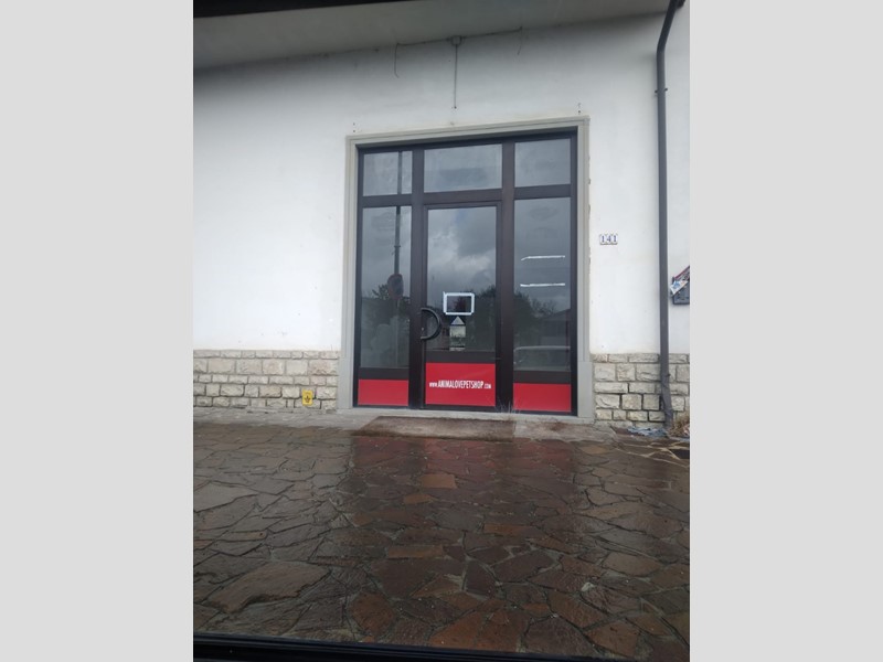 Immobile commerciale in Affitto a Bibbiena, 68 m²