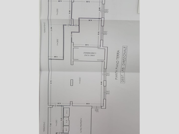 Immobile commerciale in Vendita a Bibbiena, 450'000€, 250 m²