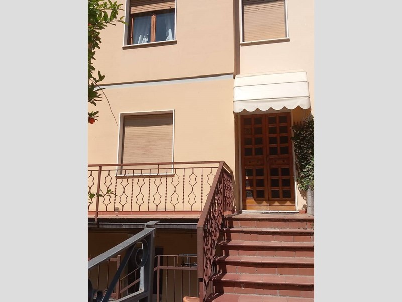 Appartamento in Vendita a Bibbiena, 200'000€, 200 m²