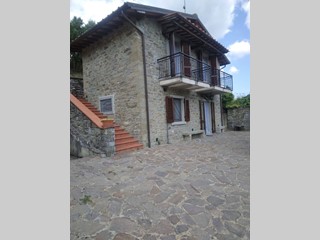 Casa Indipendente in Vendita a Castel San Niccolò, 148'000€, 118 m²