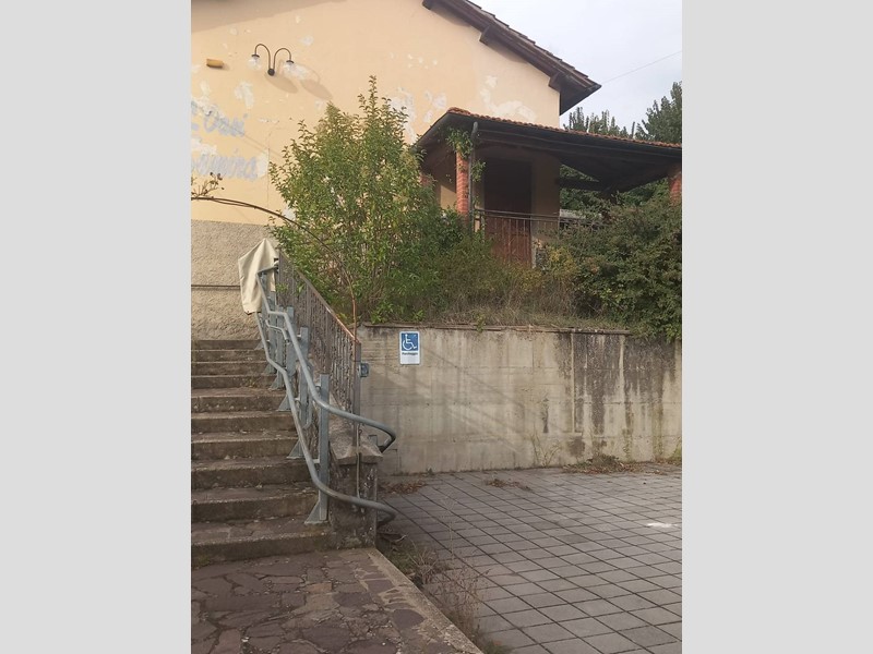 Immobile commerciale in Vendita a Pratovecchio Stia, 210'000€, 438 m²
