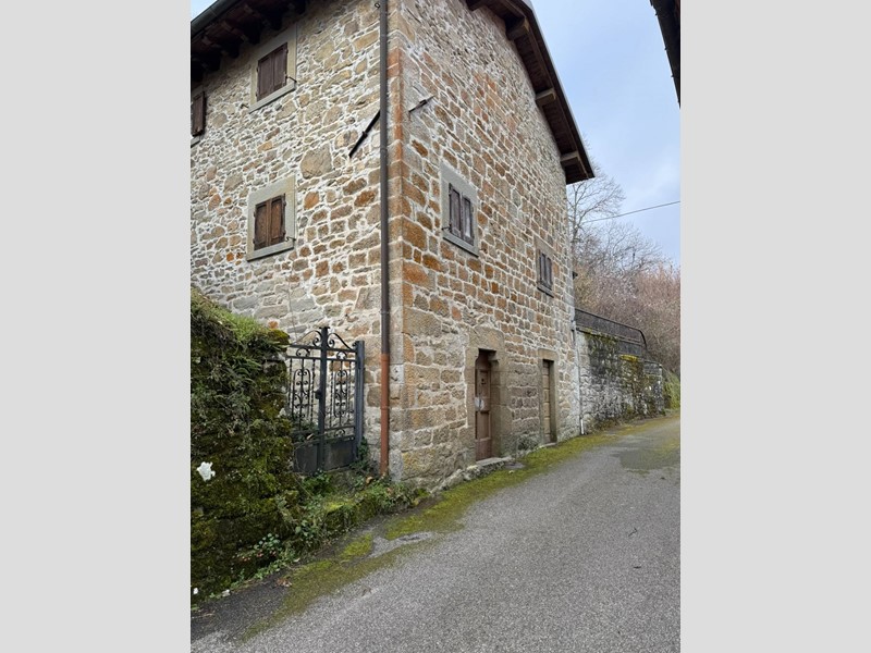 Casa Indipendente in Vendita a Montemignaio, 140'000€, 80 m²