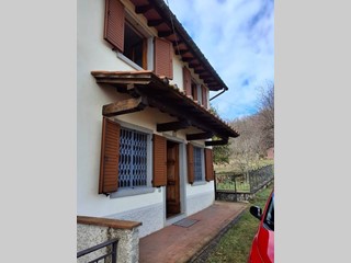 Villetta a schiera in Vendita a Castel San Niccolò, 180'000€, 149 m²