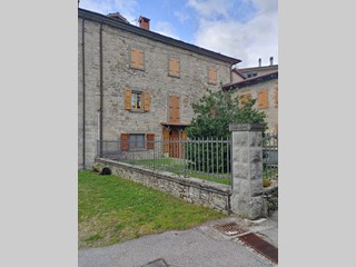 Bilocale in Vendita a Chiusi della Verna, 90'000€, 72 m²