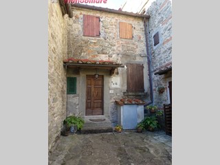 Trilocale in Vendita a Pratovecchio Stia, 35'000€, 60 m²