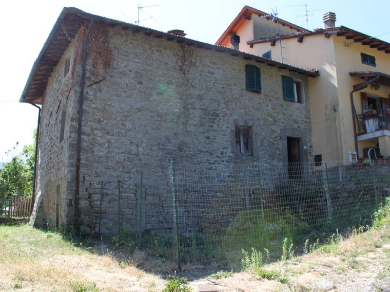 Casa Semi Indipendente in Vendita a Montemignaio, 70'000€, 90 m²