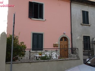 Quadrilocale in Vendita a Bibbiena, 110'000€, 90 m²