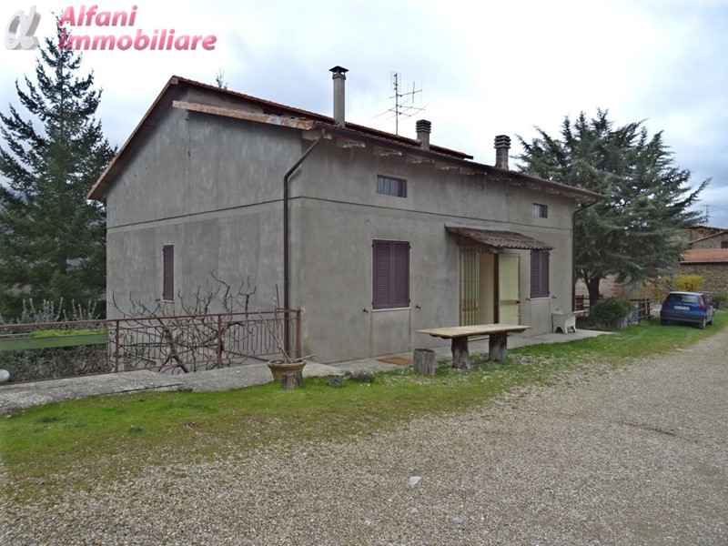 Casa Indipendente in Vendita a Ortignano Raggiolo, 350'000€, 106 m²