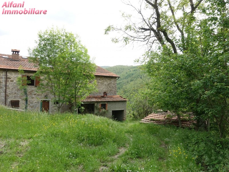 Villa in Vendita a Chiusi della Verna, 350'000€, 426 m²