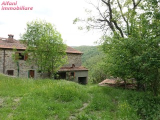 Villa in Vendita a Chiusi della Verna, 350'000€, 426 m²