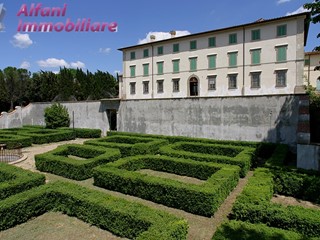Quadrilocale in Vendita a Arezzo, 250'000€, 136 m²