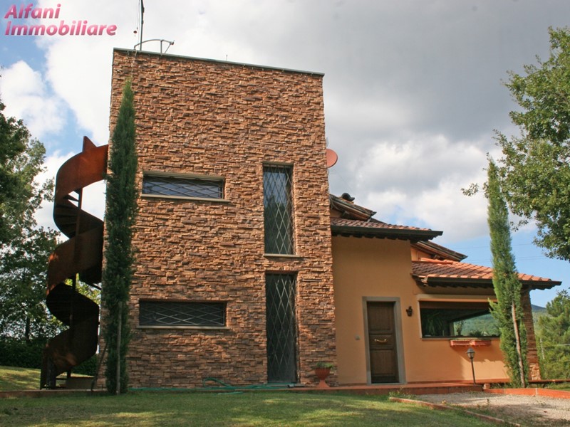 Villa in Vendita a Bibbiena, 840'000€, 270 m²