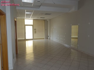 Immobile commerciale in Vendita a Bibbiena, 140'000€, 100 m²