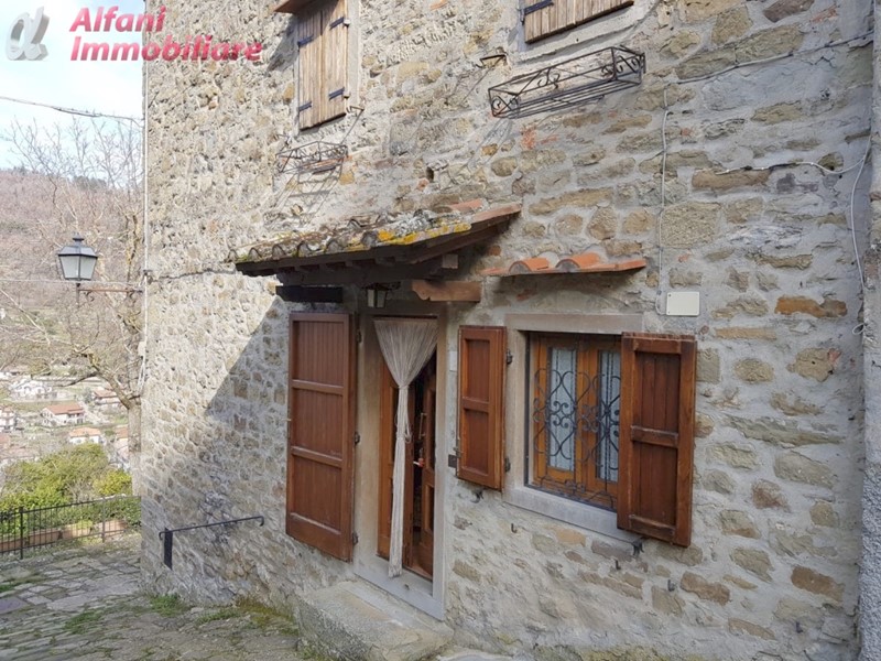 Bilocale in Vendita a Castel San Niccolò, 60'000€, 45 m²