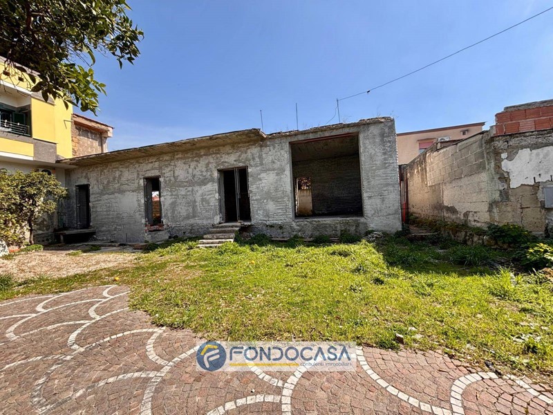 Casa Indipendente in Vendita a Sant'Antimo, 169'000€, 300 m²