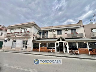 Casa Indipendente in Vendita a Lusciano, 309'000€, 250 m², con Box
