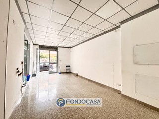 Immobile commerciale in Affitto a Sant'Antimo, 680€, 60 m²