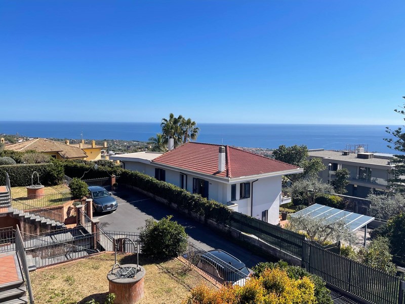 Villa in Vendita a San Gregorio di Catania, 529'000€, 350 m²