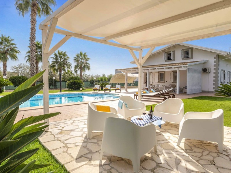 Villa in Vendita a Ispica, 850'000&euro;, 190 m²