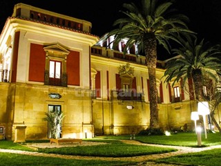 Villa in Vendita a Caltanissetta, 3'000'000€, 1500 m²