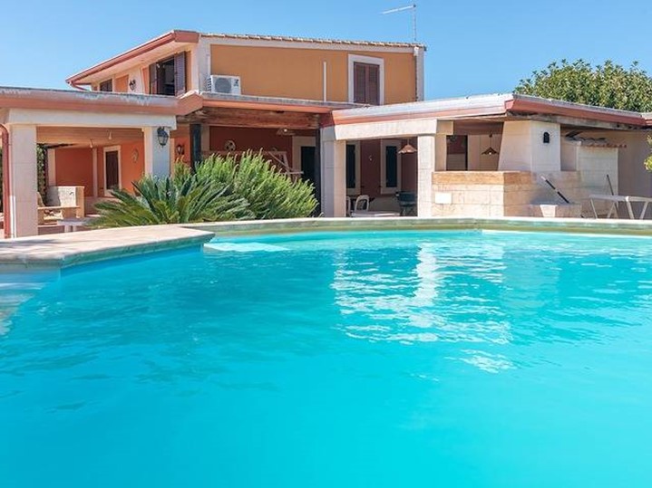 Villa in Vendita a Siracusa, 440'000&euro;, 300 m²