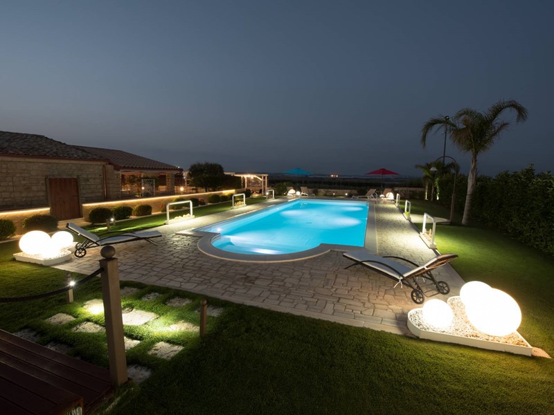 Villa in Affitto a Ispica, 3'000€, 250 m²