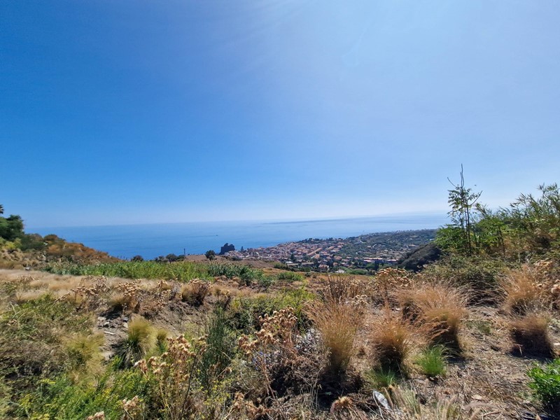Terreno agricolo in Vendita a Aci Castello, 58'000€, 1045 m²