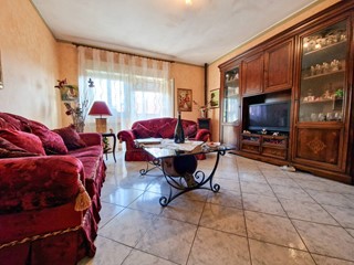 Quadrilocale in Vendita a Pedara, 130'000€, 120 m²