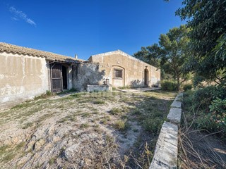 Rustico in Vendita a Noto, 500'000€, 600 m²