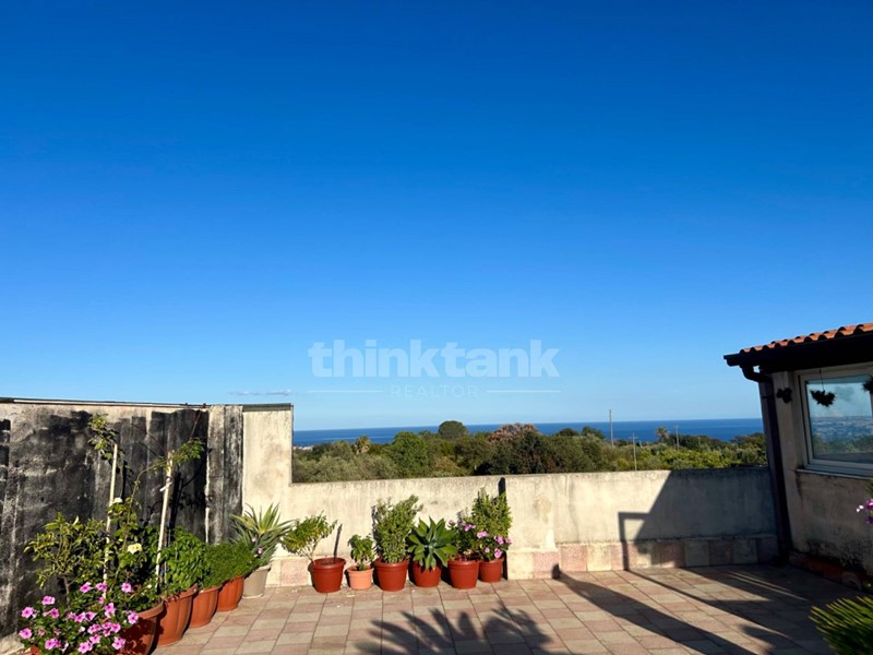 Trilocale in Vendita a Aci Catena, 100'000€, 110 m²