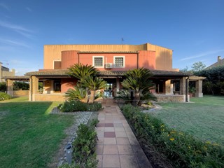 Villa in Vendita a Canicattini Bagni, 1'250'000€, 600 m²