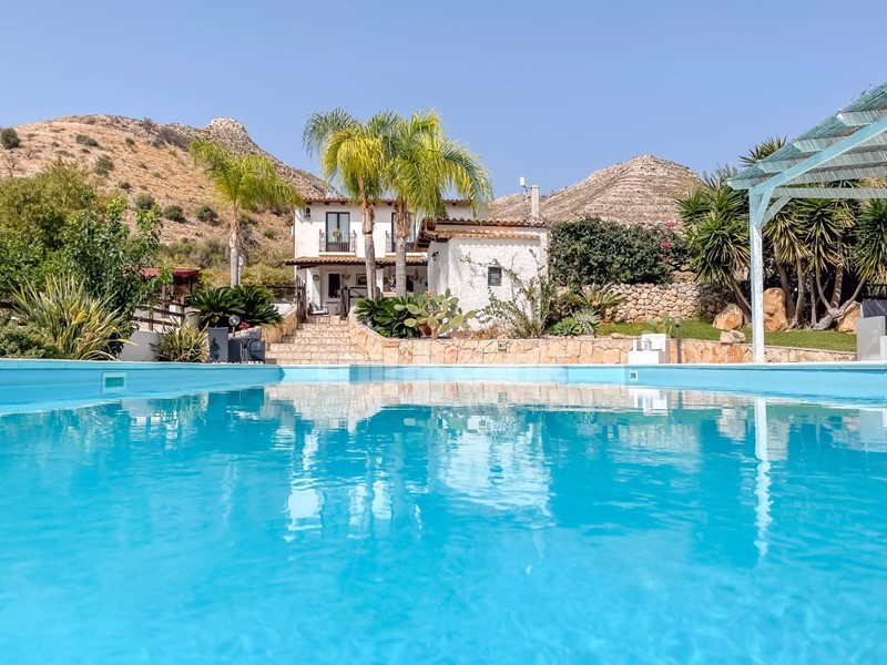 Villa in Vendita a Avola, 490'000€, 140 m²