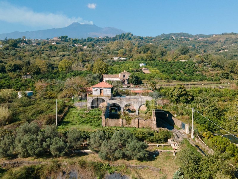 Rustico in Vendita a Giarre, 380'000€, 650 m²