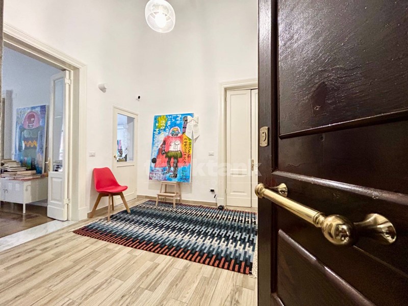 Appartamento in Vendita a Catania, 290'000&euro;, 190 m²