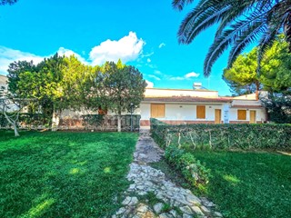 Villa in Vendita a Vittoria, 350'000€, 300 m²