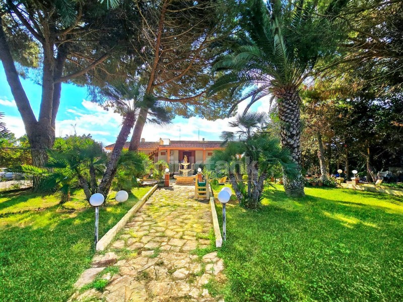Villa in Vendita a Vittoria, 495'000€, 260 m²