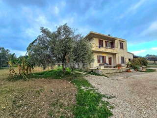 Villa in Vendita a Scicli, 155'000€, 168 m²