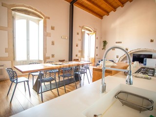 Casa Indipendente in Vendita a Canicattini Bagni, 219'000€, 340 m²