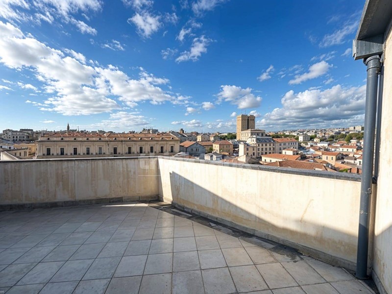 Attico in Vendita a Catania, 360'000&euro;, 200 m²