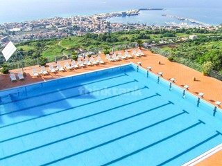 Appartamento in Vendita a Tropea, 3'300'000€, 3500 m²