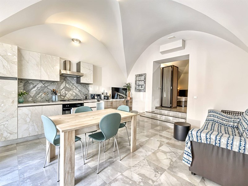 Trilocale in Vendita a Letojanni, 200'000€, 106 m²